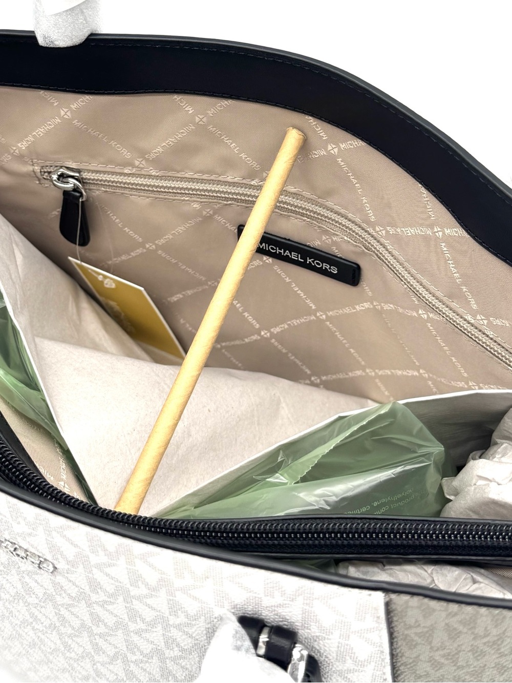 Michael Kors Voyager Large Color-Block Signature Logo Tote Bag - Optic White - Picture 10 of 11